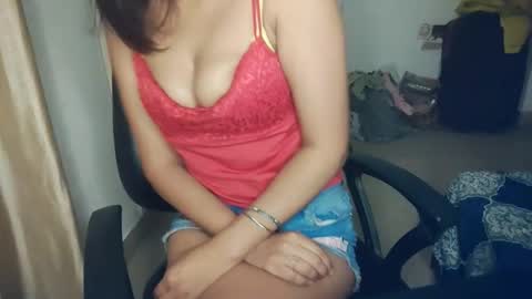 _shalini_0 online show from October 2025 04:17:02 PM