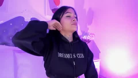 Sharlot online show from October 2025 01:31:01 PM