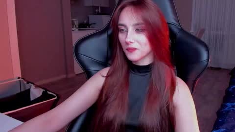 Snapshot of _silverdream chatting on November 2025 09:42:02 PM _silverdream online show from November 2025 09:42:02 PM