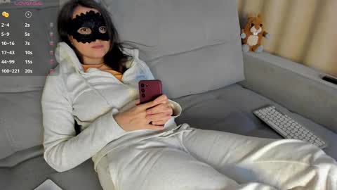 _smetanka_ online show from January 2025 07:24:01 PM