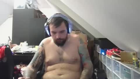 Snapshot of _smiley_bear27 chatting on November 2025 10:16:01 AM _smiley_bear27 online show from November 2025 10:16:01 AM