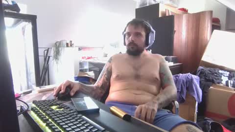 Snapshot of _smiley_bear27 chatting on December 2025 12:16:01 AM _smiley_bear27 online show from December 2025 12:16:01 AM