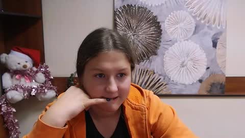 Sofi online show from December 2024 09:39:01 PM
