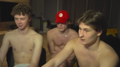 OLIVERpvt is open online show from December 2024 04:09:01 PM