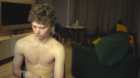 OLIVERpvt is open online show from December 2024 01:06:01 PM