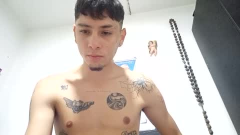 Snapshot of _spider_dick_ chatting on January 2025 09:50:02 PM Alejandro Pinzon online show from January 2025 09:50:02 PM