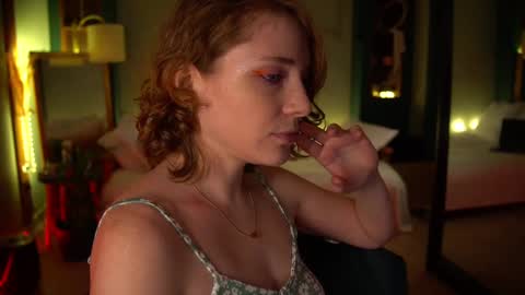 Snapshot of _the_sun_ chatting on February 2025 10:09:02 PM Evi online show from February 2025 10:09:02 PM