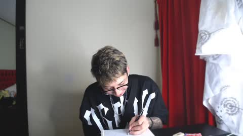 Thomas online show from December 2024 07:57:01 PM