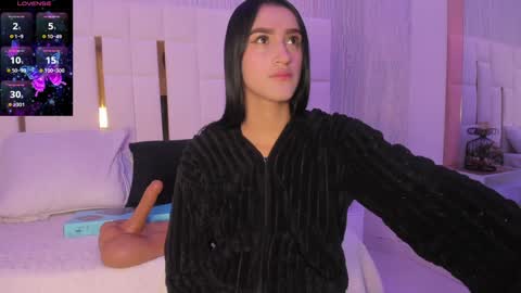 Snapshot of _tinyrousse_ chatting on January 2025 05:09:01 PM Rousse online show from January 2025 05:09:01 PM