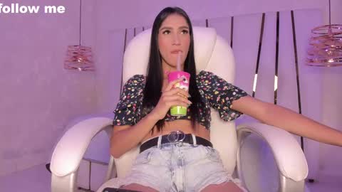 Snapshot of _tinyrousse_ chatting on February 2025 07:21:01 PM Rousse online show from February 2025 07:21:01 PM