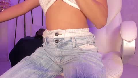 Snapshot of _tinyrousse_ chatting on February 2025 07:54:02 PM Rousse online show from February 2025 07:54:02 PM