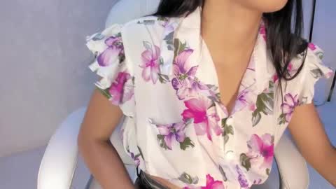 Snapshot of _tinyrousse_ chatting on February 2025 07:14:01 PM Rousse online show from February 2025 07:14:01 PM