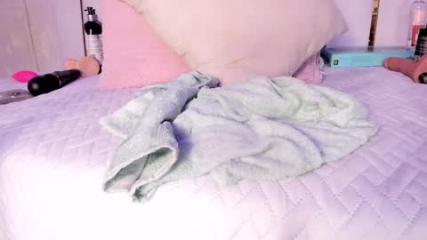 Snapshot of _tinyrousse_ chatting on March 2025 10:17:02 PM Rousse online show from March 2025 10:17:02 PM