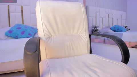 Snapshot of _tinyrousse_ chatting on September 2025 07:13:01 PM Rousse online show from September 2025 07:13:01 PM