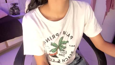 Snapshot of _tinyrousse_ chatting on November 2025 07:15:01 PM Rousse online show from November 2025 07:15:01 PM