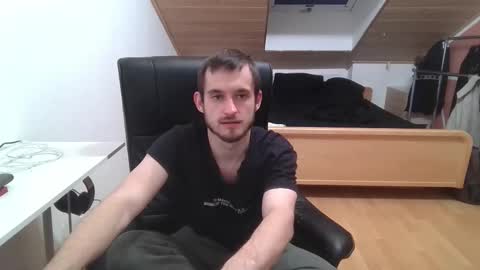 Snapshot of _v_l_a_d_ chatting on October 2025 10:56:02 PM Vlad online show from October 2025 10:56:02 PM