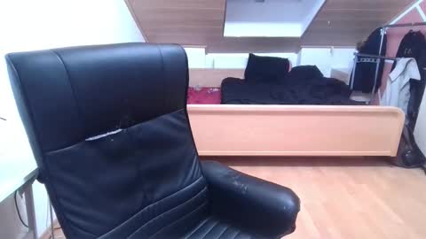 Snapshot of _v_l_a_d_ chatting on November 2025 05:31:01 AM Vlad online show from November 2025 05:31:01 AM