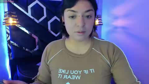 Snapshot of _vermell_ chatting on October 2025 07:23:01 PM Vermeil online show from October 2025 07:23:01 PM