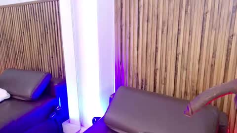 Veronica online show from October 2025 12:03:01 PM