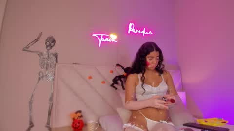 Snapshot of _wendy_x chatting on November 2025 11:34:01 AM _wendy_x online show from November 2025 11:34:01 AM