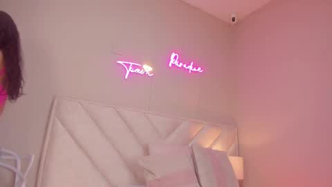 Snapshot of _wendy_x chatting on November 2025 11:42:02 AM _wendy_x online show from November 2025 11:42:02 AM