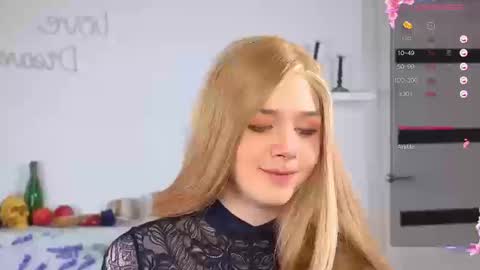 Snapshot of _yourfoxy_ chatting on November 2025 06:19:01 PM LITTLE FOX online show from November 2025 06:19:01 PM