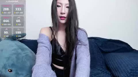 Mia online show from October 2025 12:46:02 AM