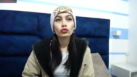 Yuyi online show from December 2024 11:10:01 AM