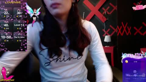 Yuyi online show from February 2025 11:09:01 AM