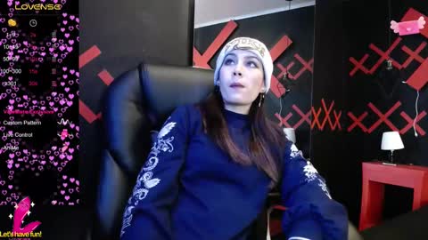 Yuyi online show from March 2025 11:09:02 AM