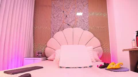 Aisha online show from October 2025 12:06:01 PM