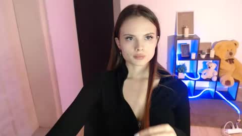 a_ariella_ online show from November 2025 01:33:02 PM