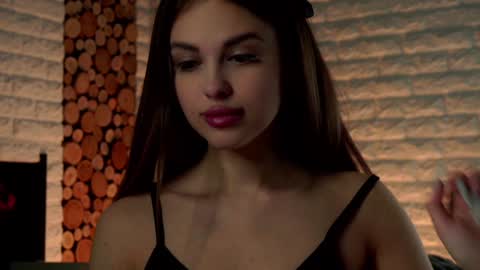 Lina online show from January 2025 03:15:02 PM