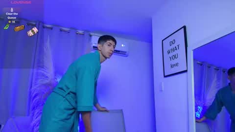 Axel online show from September 2025 01:42:02 AM