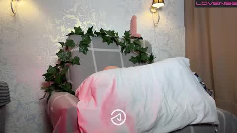 Snapshot of aaalenska chatting on February 2025 06:15:02 PM call me a Goddess online show from February 2025 06:15:02 PM