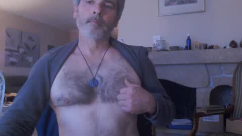 Snapshot of aalex1717 chatting on December 2024 07:47:02 AM Aalex1717 online show from December 2024 07:47:02 AM