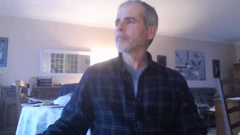 Snapshot of aalex1717 chatting on January 2025 04:18:02 PM Aalex1717 online show from January 2025 04:18:02 PM