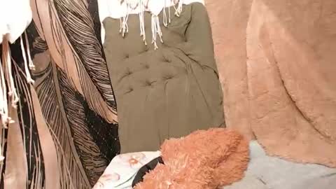 Snapshot of aaliyah04 chatting on November 2025 04:07:02 PM BERLAT online show from November 2025 04:07:02 PM