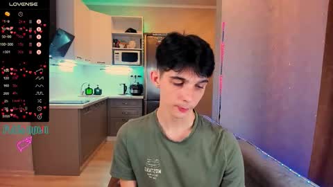 Snapshot of aaron_bang chatting on September 2025 07:41:02 PM Aaron Bang online show from September 2025 07:41:02 PM