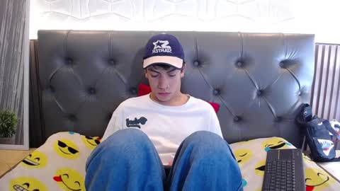 Aaron online show from December 2024 03:36:01 PM