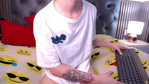 Aaron online show from December 2024 06:28:01 PM