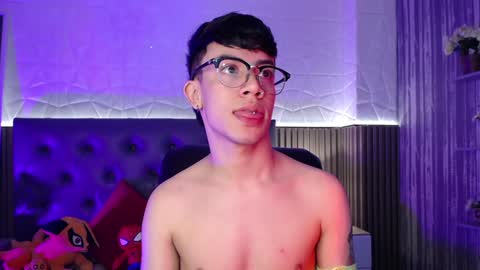 Aaron online show from December 2024 07:27:02 PM