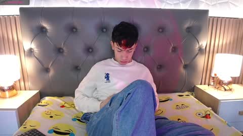 Aaron online show from January 2025 06:03:02 PM