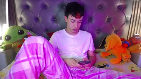 Aaron online show from January 2025 08:04:01 PM