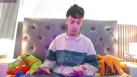 Aaron online show from January 2025 12:37:02 PM