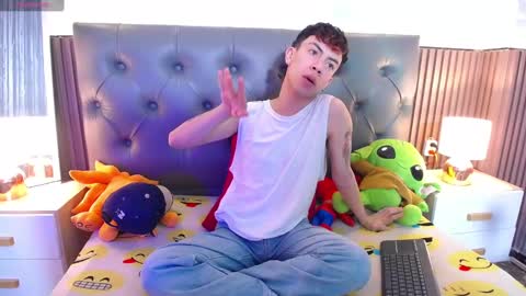 Aaron online show from February 2025 06:01:01 PM