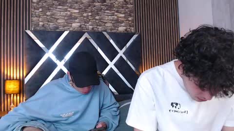 Aaron online show from October 2025 02:59:01 PM