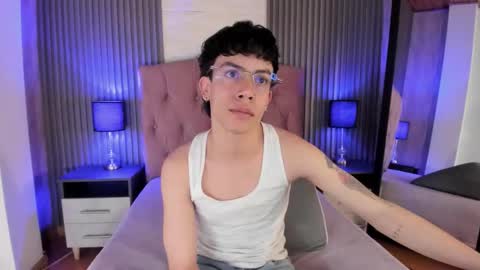 Aaron online show from October 2025 02:06:02 PM