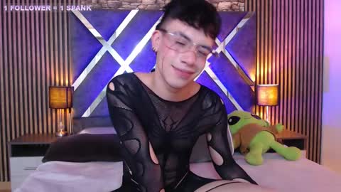 Aaron online show from October 2025 04:55:01 PM