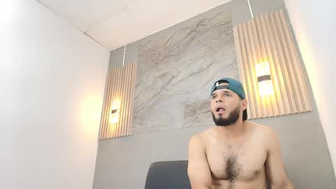 aron online show from November 2025 05:52:01 AM